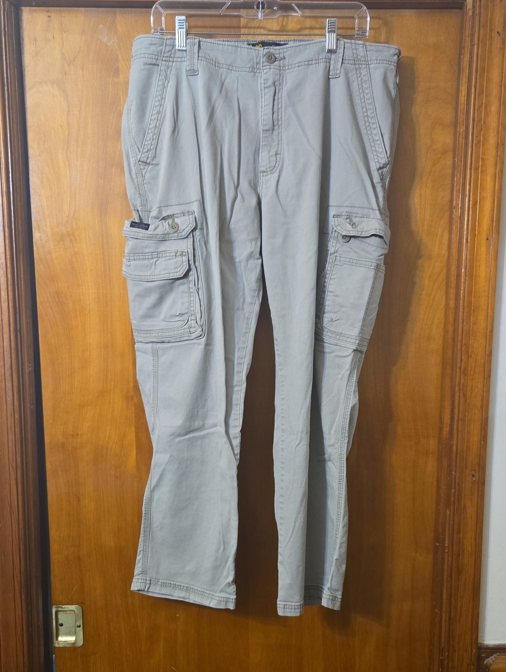 Lee Men's Cargo Pants in Light Khaki